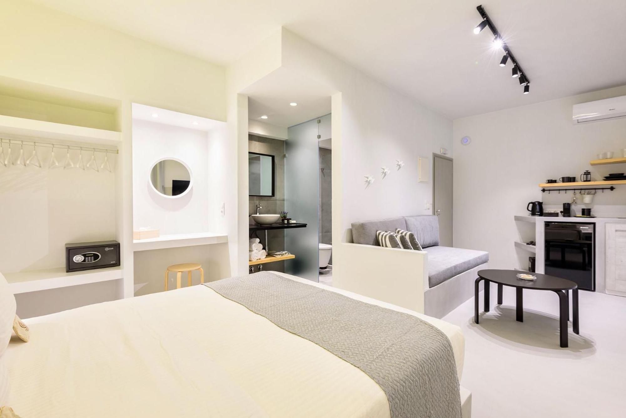 Peven Suites Naoussa Esterno foto