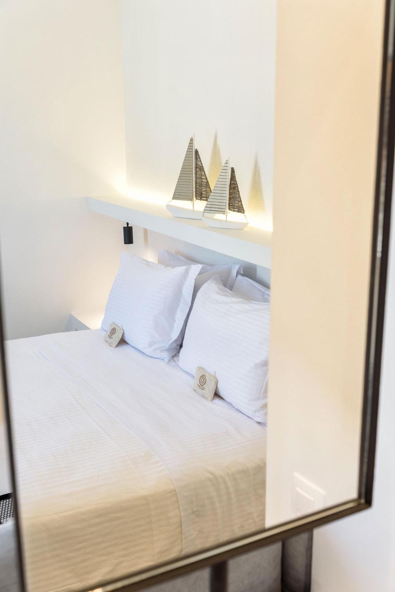 Peven Suites Naoussa Esterno foto