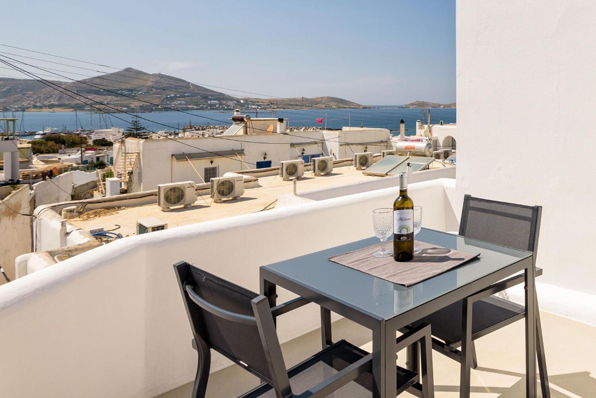 Peven Suites Naoussa Esterno foto